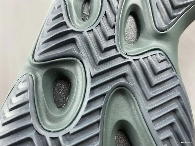 GY4109 Adidas Boost Yeezy V3 Copfade 700 0607